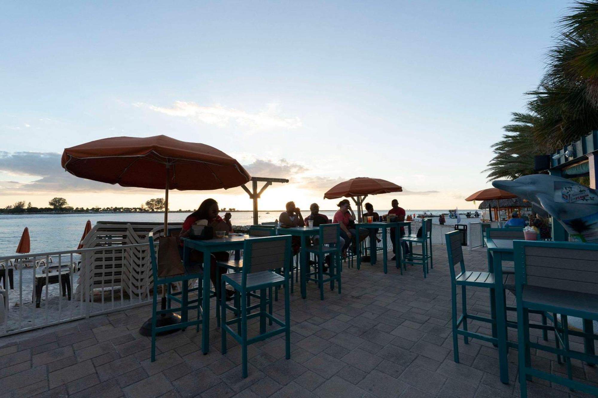 Winter The Dolphin'S Beach Club, Ascend Hotel Collection Clearwater Beach Esterno foto