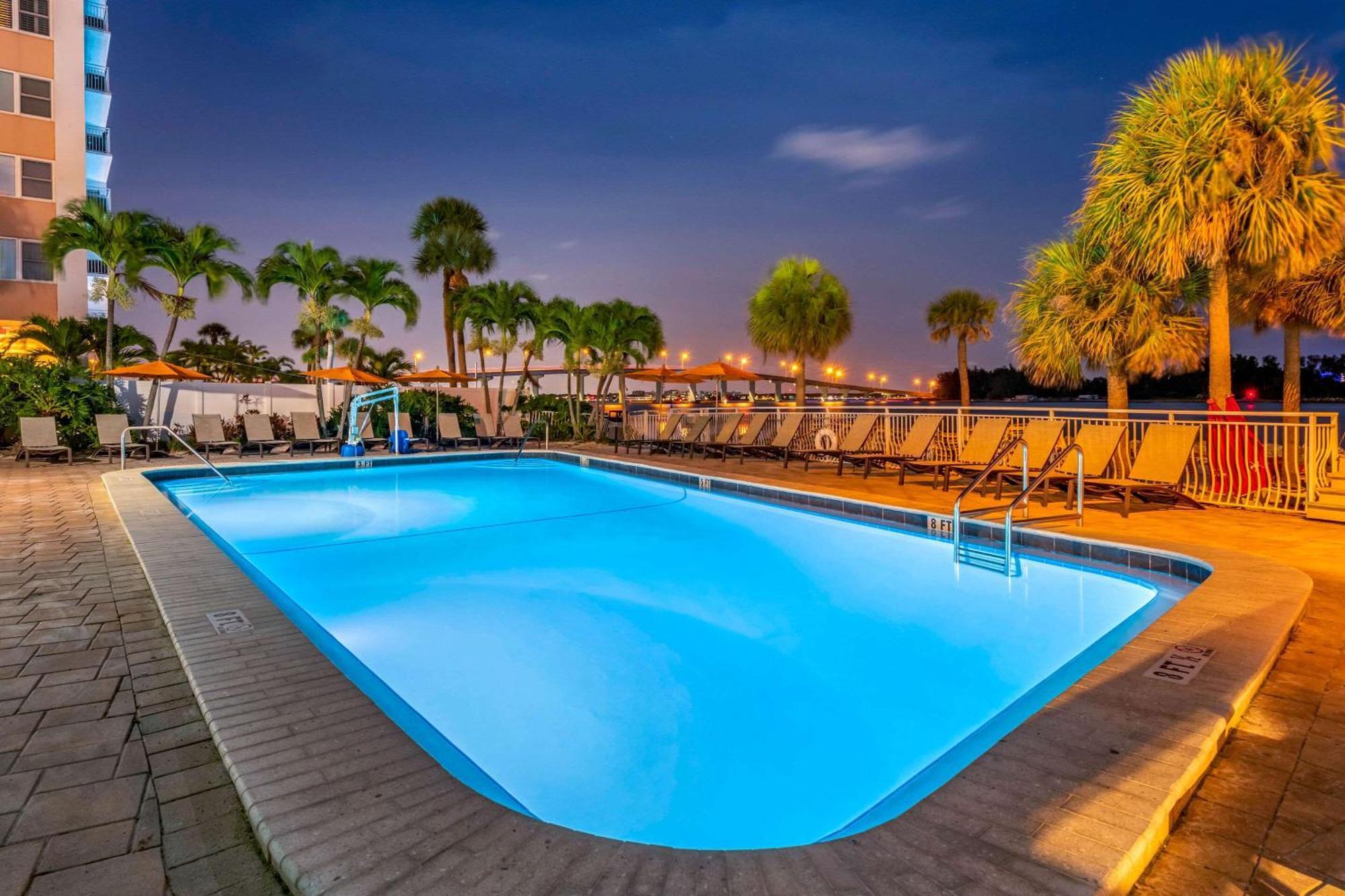 Winter The Dolphin'S Beach Club, Ascend Hotel Collection Clearwater Beach Esterno foto